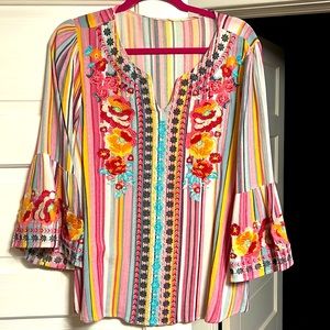 Pioneer woman floral top